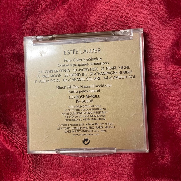 Estee lauder eyeshadow pallete - Picture 2 of 3